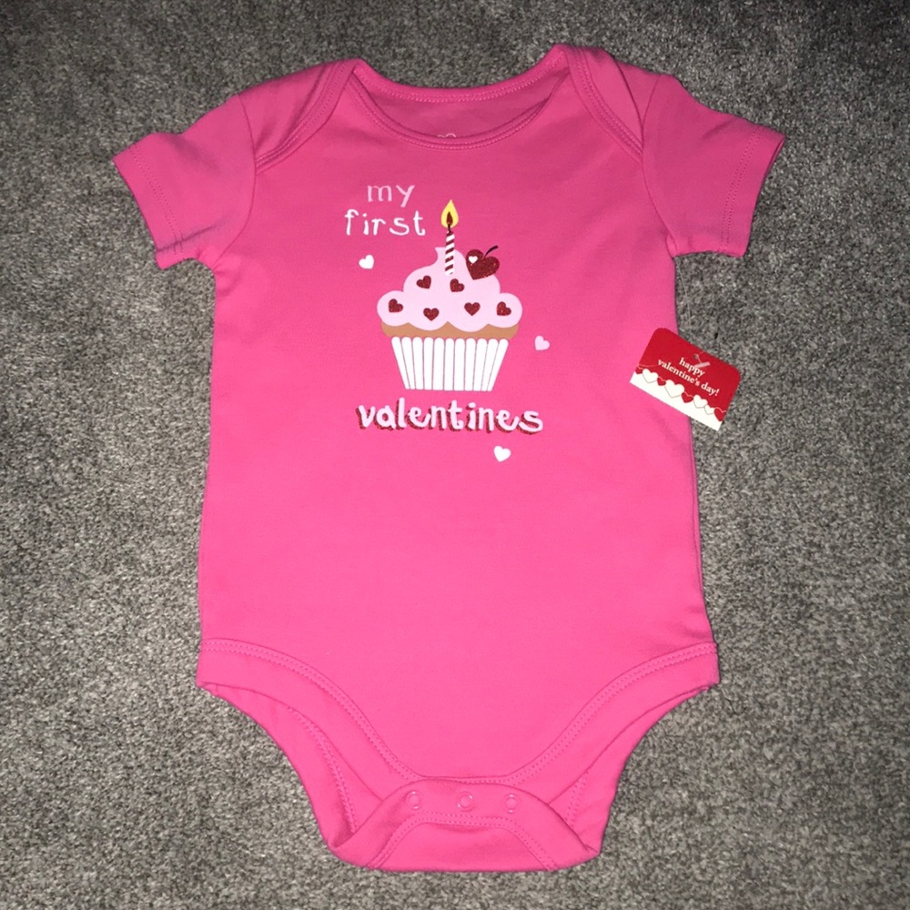 NWOT Baby Girl 6-9 Month Bodysuit 1st Valentines